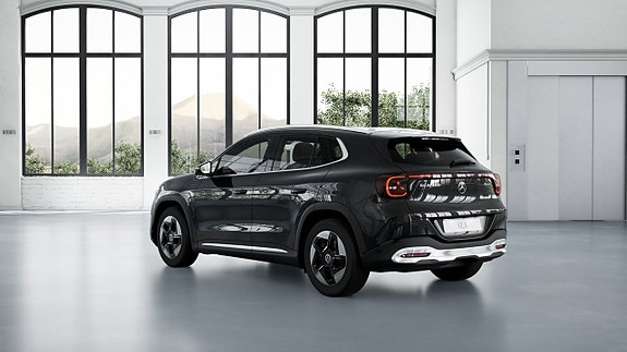 Mercedes-Benz GLA350 5 of 16