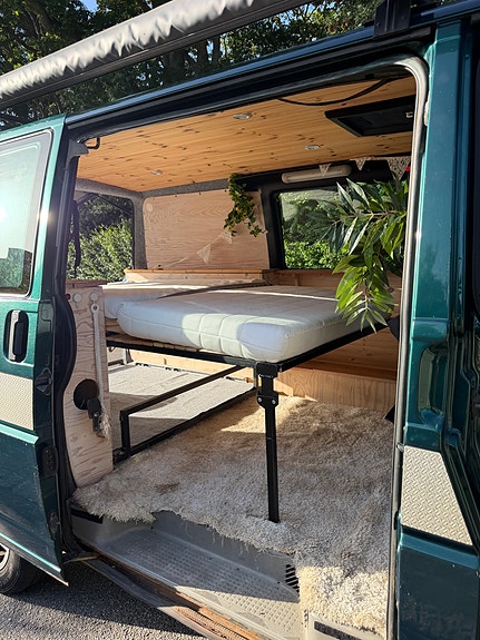 Volkswagen Transporter 4 of 13