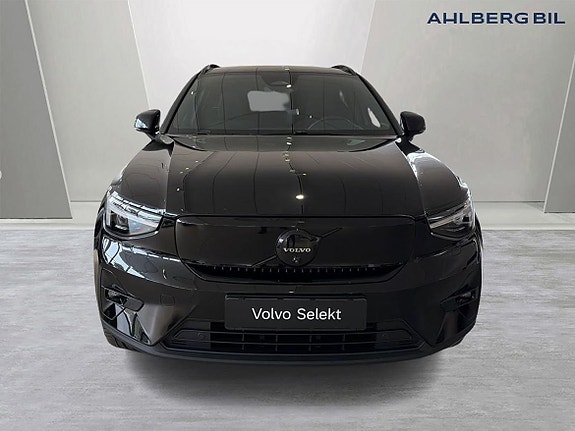 Volvo EX40 4 of 19