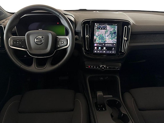 Volvo EX40 13 of 19