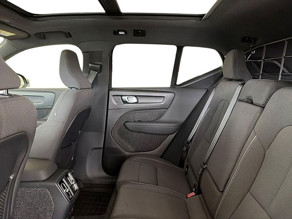 Volvo EX40 12 of 19