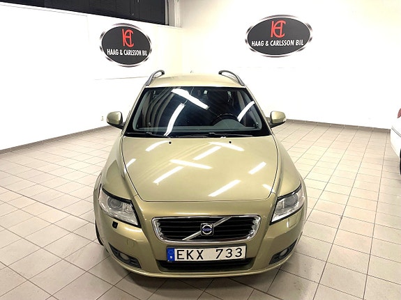 Volvo V50 2 of 10