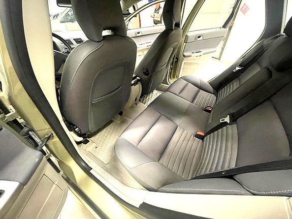 Volvo V50 7 of 10