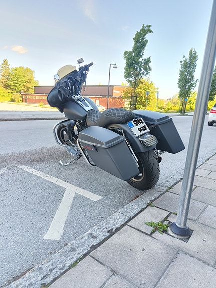 Harley-Davidson Street Glide 5 of 7