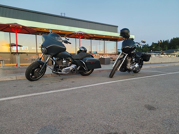 Harley-Davidson Street Glide 2 of 7