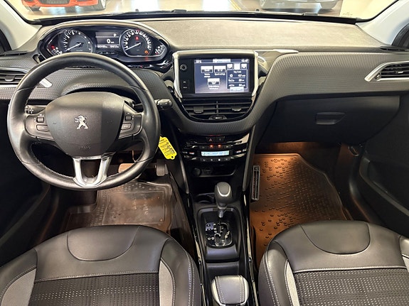 Peugeot 2008 9 of 16