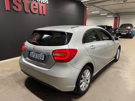 Mercedes-Benz A200 3 of 17