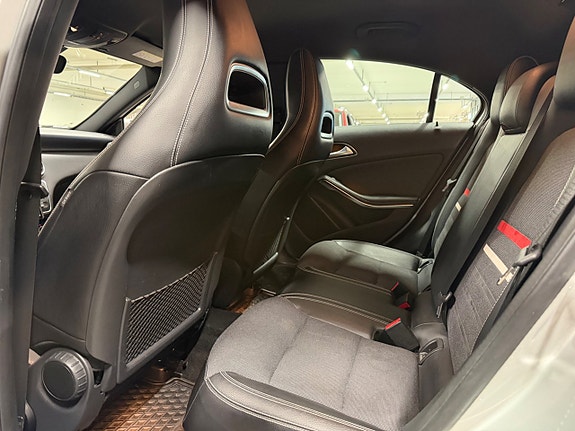 Mercedes-Benz A200 10 of 17