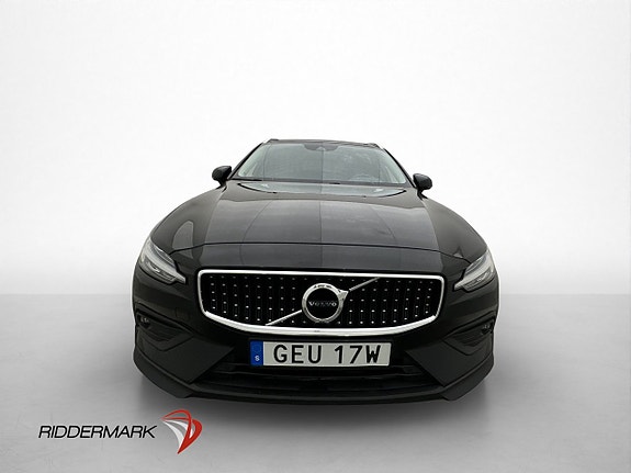 Volvo V60 Cross Country 2 of 30