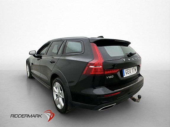 Volvo V60 Cross Country 8 of 30