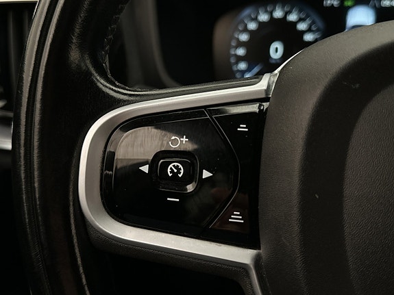 Volvo V60 Cross Country 15 of 30