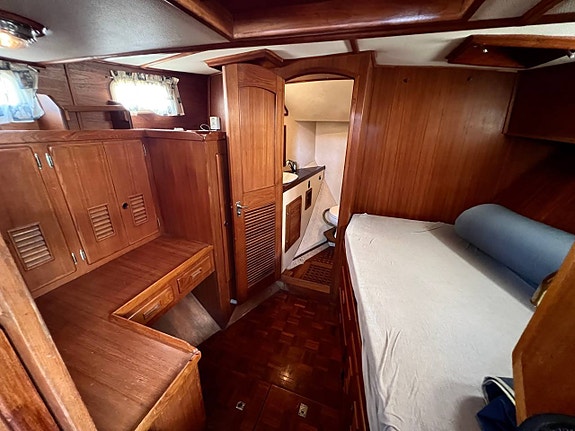 Sea Ranger 36 Trawler | 2 x Sole SM105L 6cyl Diesel -2019 11 of 12
