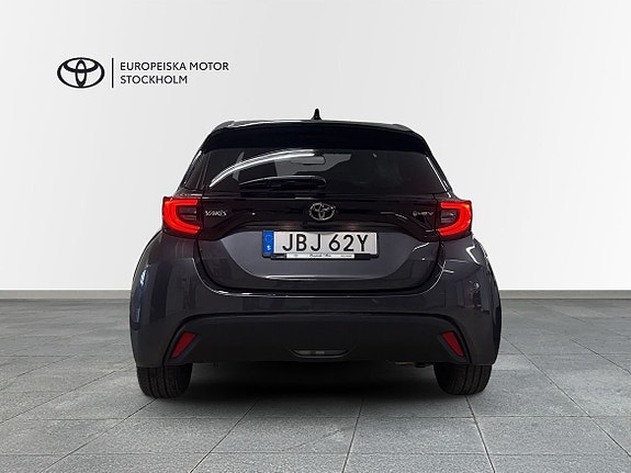 Toyota Yaris 4 of 14