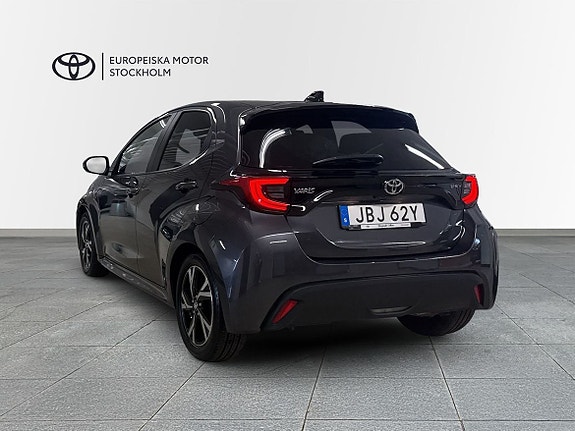 Toyota Yaris 2 of 14