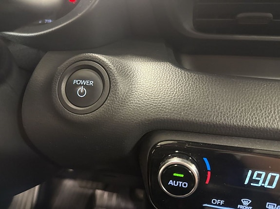 Toyota Yaris 12 of 14