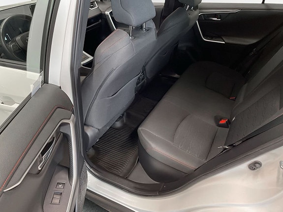 Toyota RAV4 11 of 11