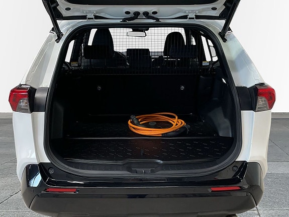 Toyota RAV4 7 of 11