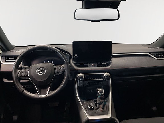 Toyota RAV4 8 of 11