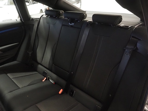 BMW 320d 15 of 25