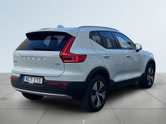 Volvo XC40 6 of 19