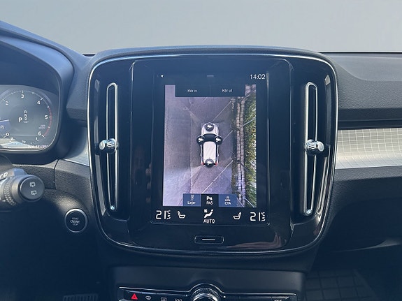 Volvo XC40 15 of 19