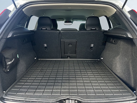 Volvo XC40 12 of 19