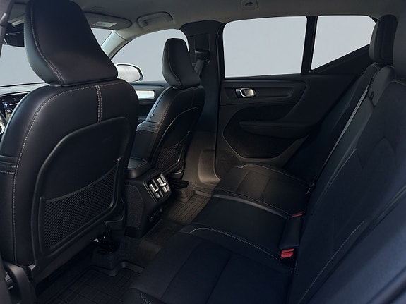 Volvo XC40 13 of 19