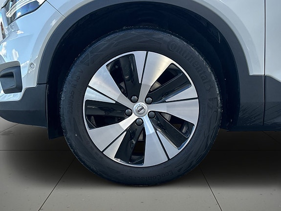 Volvo XC40 14 of 19