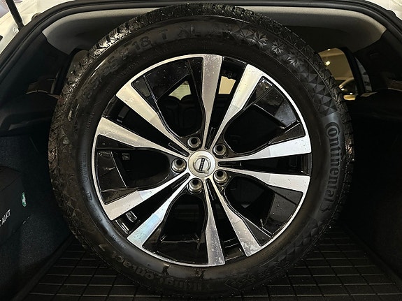 Volvo XC40 17 of 19