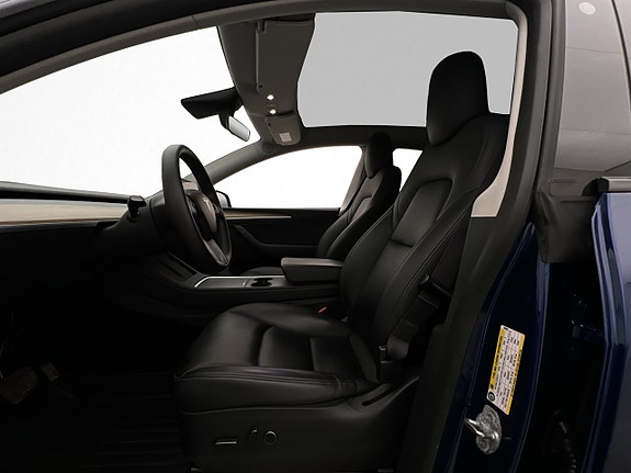 Tesla Model Y 13 of 30