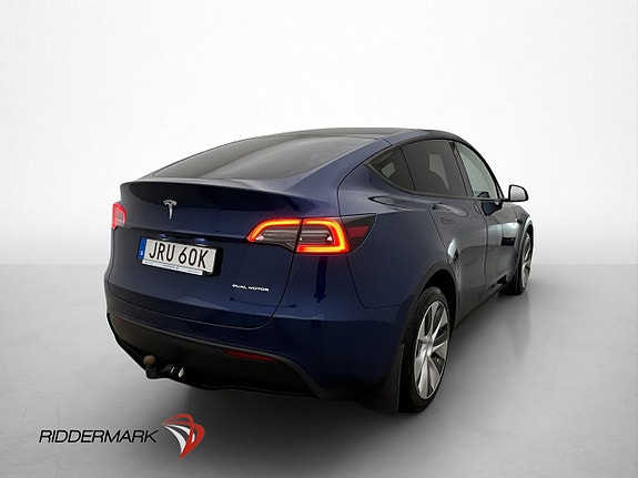 Tesla Model Y 9 of 30