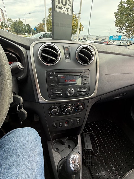 Dacia Logan 21 of 24