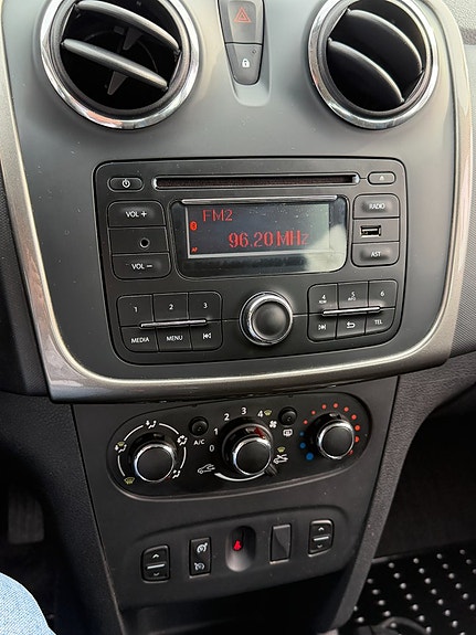 Dacia Logan 20 of 24