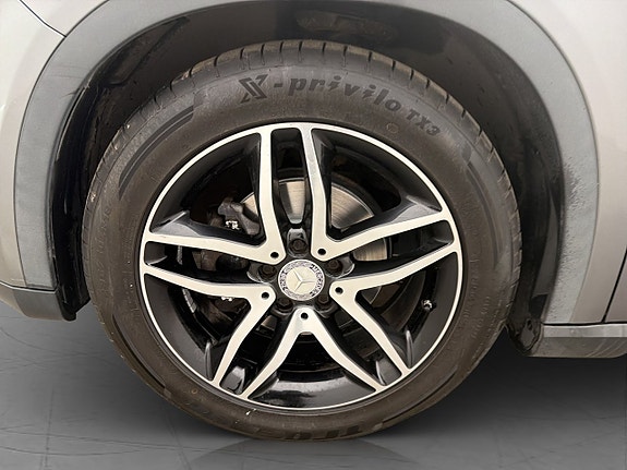 Mercedes-Benz GLA200 24 of 27