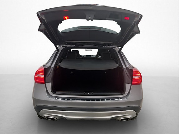 Mercedes-Benz GLA200 22 of 27