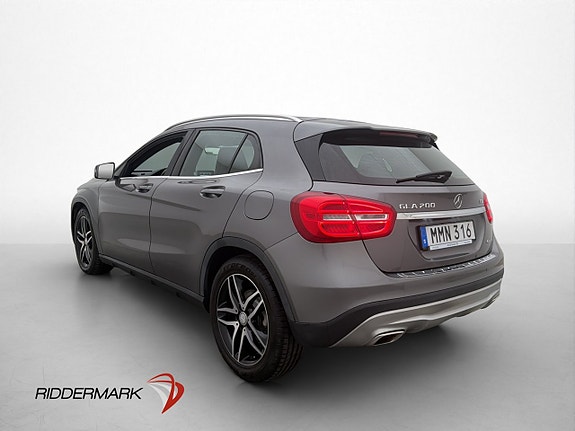 Mercedes-Benz GLA200 8 of 27