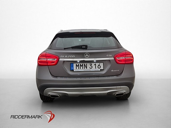 Mercedes-Benz GLA200 6 of 27