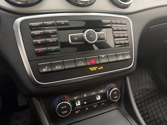 Mercedes-Benz GLA200 18 of 27