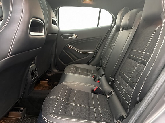 Mercedes-Benz GLA200 21 of 27