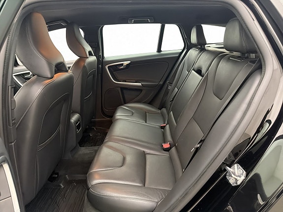 Volvo V60 Cross Country 19 of 30