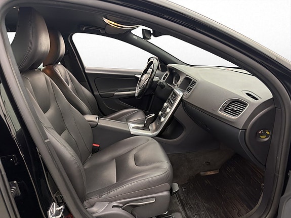 Volvo V60 Cross Country 18 of 30