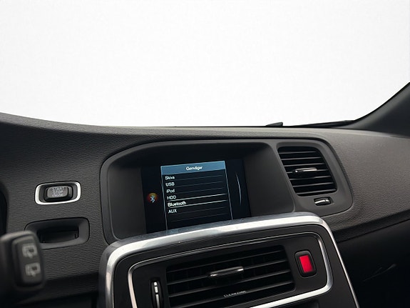 Volvo V60 Cross Country 23 of 30