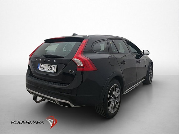 Volvo V60 Cross Country 8 of 30