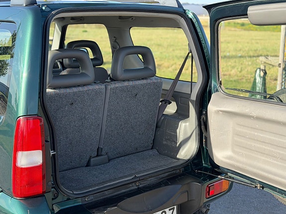 Suzuki Jimny 7 of 17