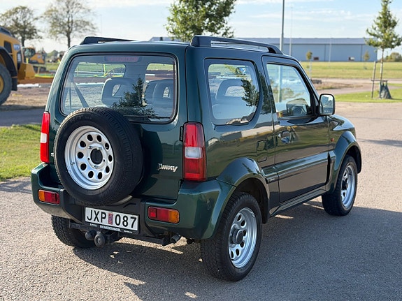 Suzuki Jimny 4 of 17