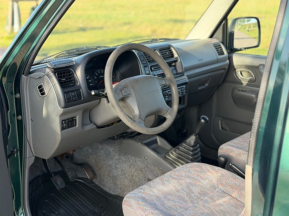 Suzuki Jimny 8 of 17