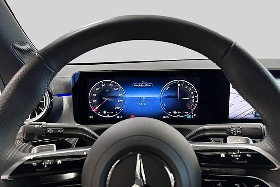 Mercedes-Benz CLA250 e 10 of 17