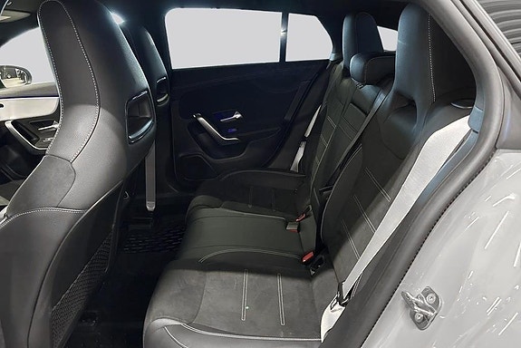 Mercedes-Benz CLA250 e 9 of 17