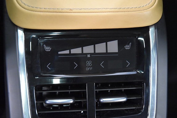 Volvo XC90 20 of 30