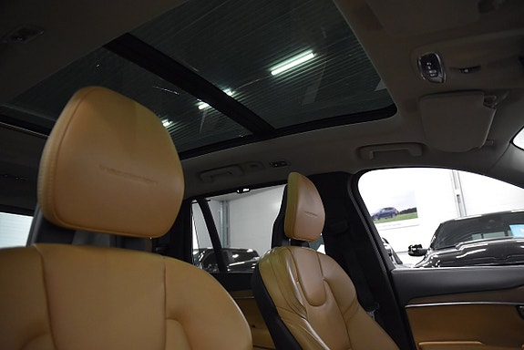 Volvo XC90 13 of 30
